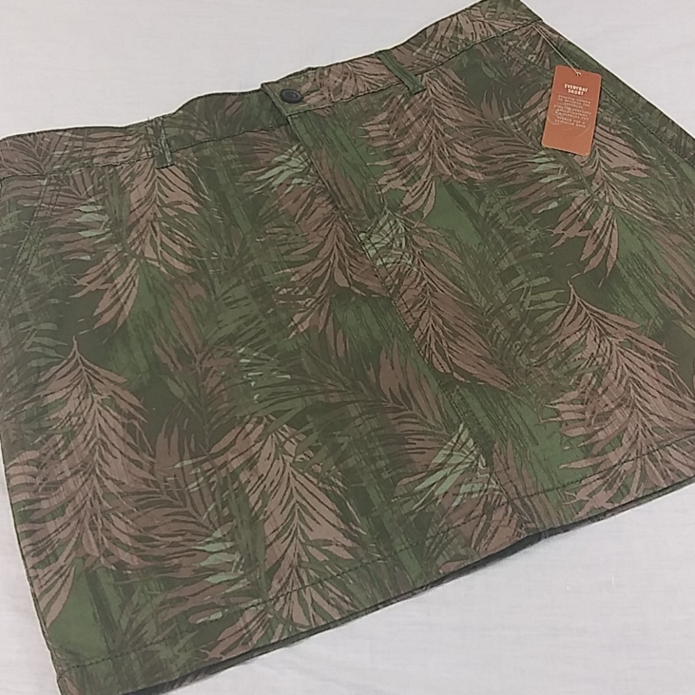 NWT Women's Sonoma Spring Khaki Skort!